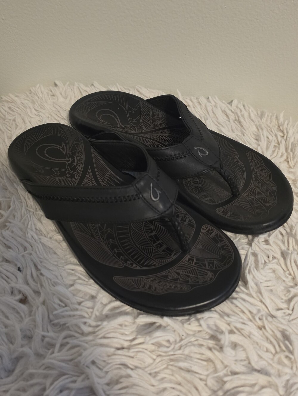 OluKai Hiapo Men's Leather Moko Tattoo Beach Sandals Sz 11 Like New
